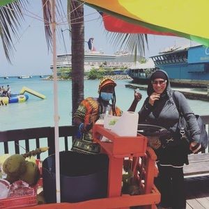 Meet your Posher, Fatima